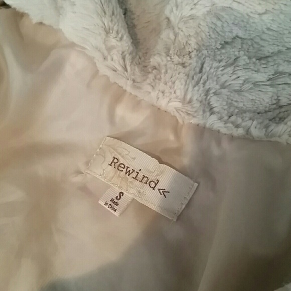 Soft,cozy vest - Picture 8 of 8